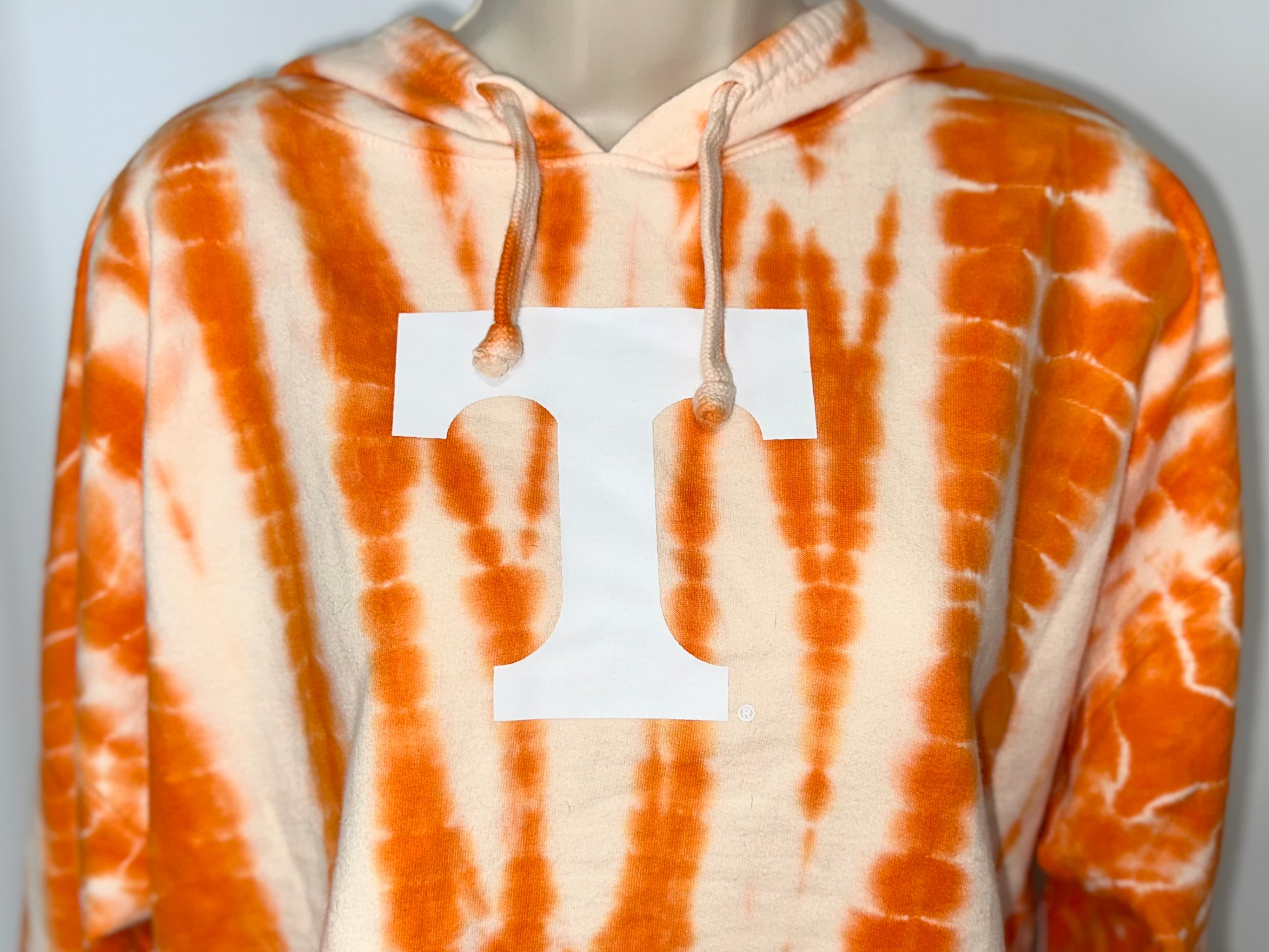 Tennessee Vols Cropped Tie-dye Hooded Tee (NWT)