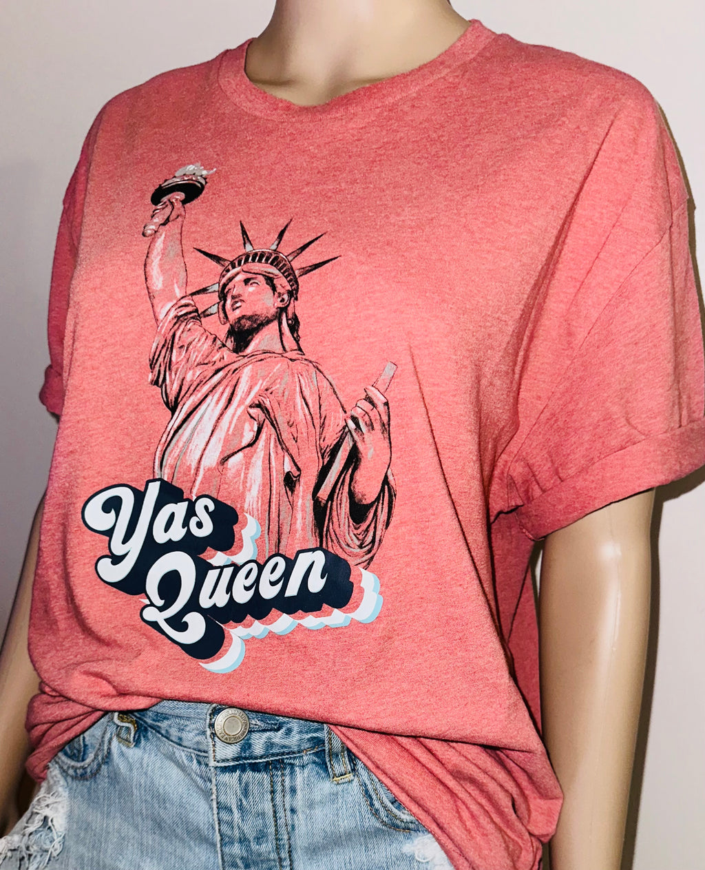 Statue of Liberty “Yas Queen” Tee, Sz  XL
