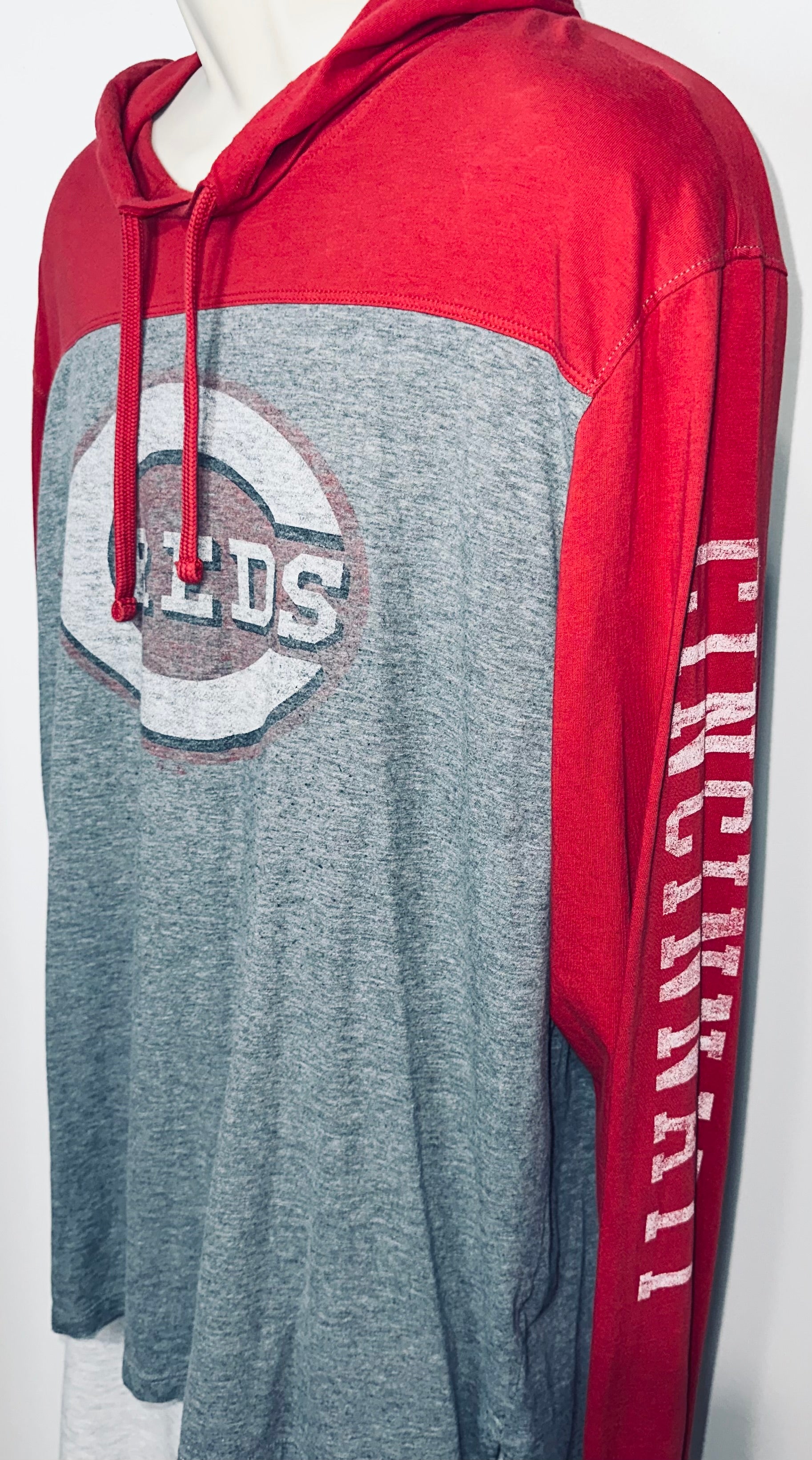 Cincinnati Reds Hooded Long Sleeve Tee