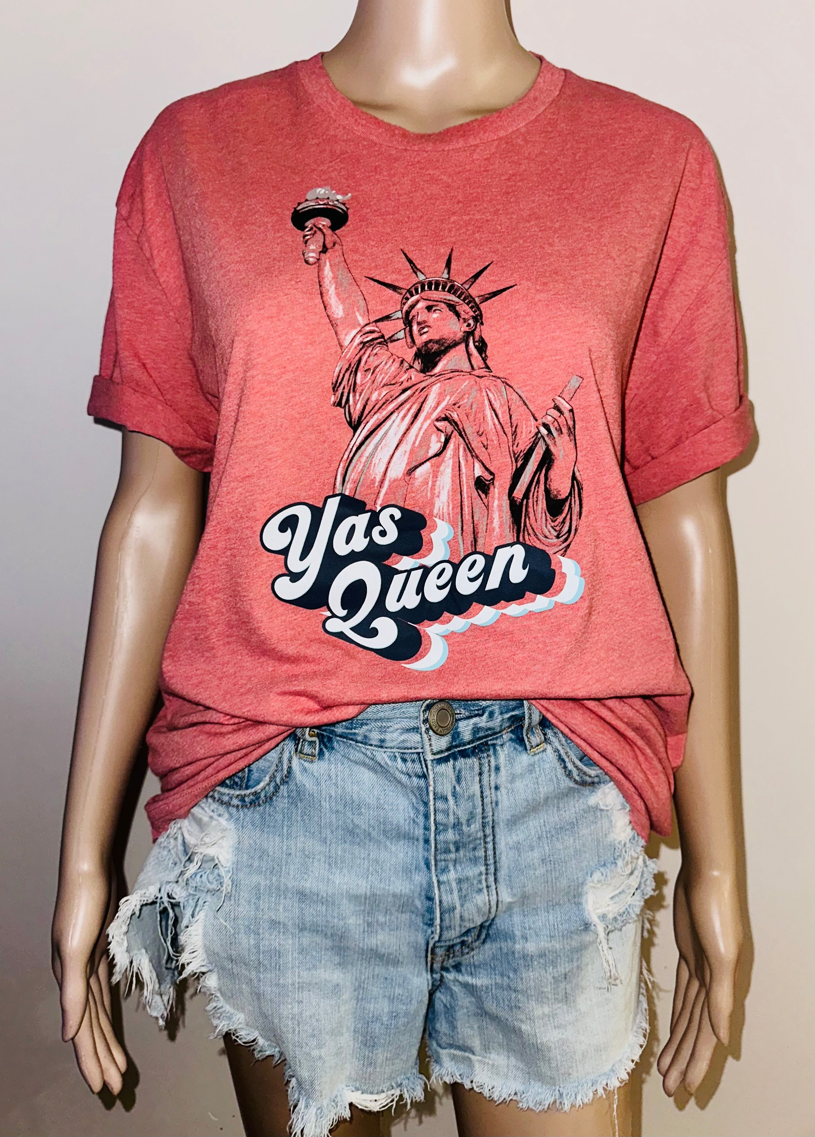 Statue of Liberty “Yas Queen” Tee, Sz  XL