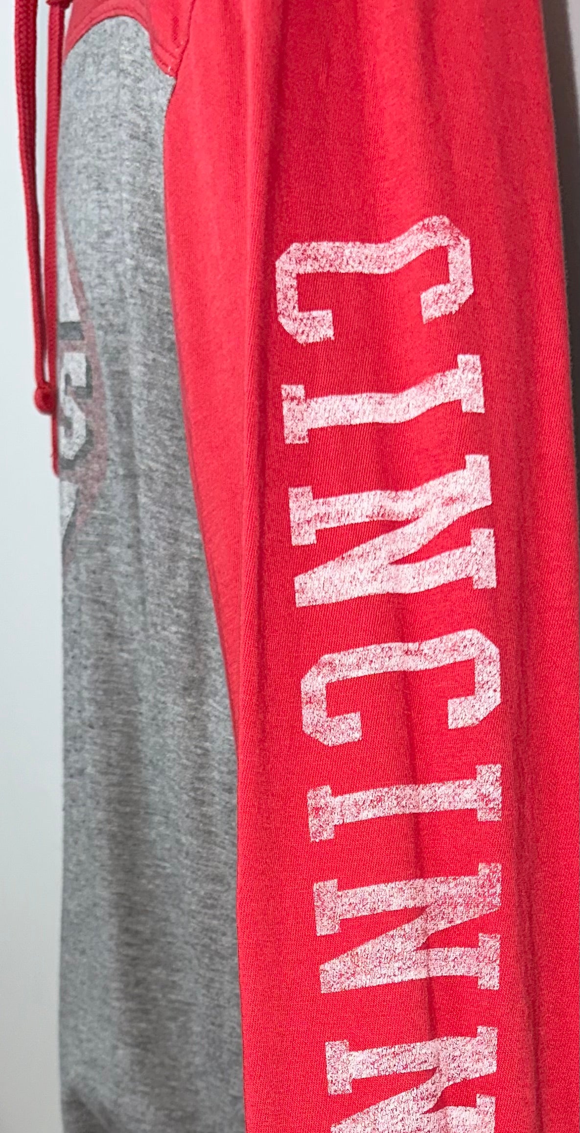 Cincinnati Reds Hooded Long Sleeve Tee