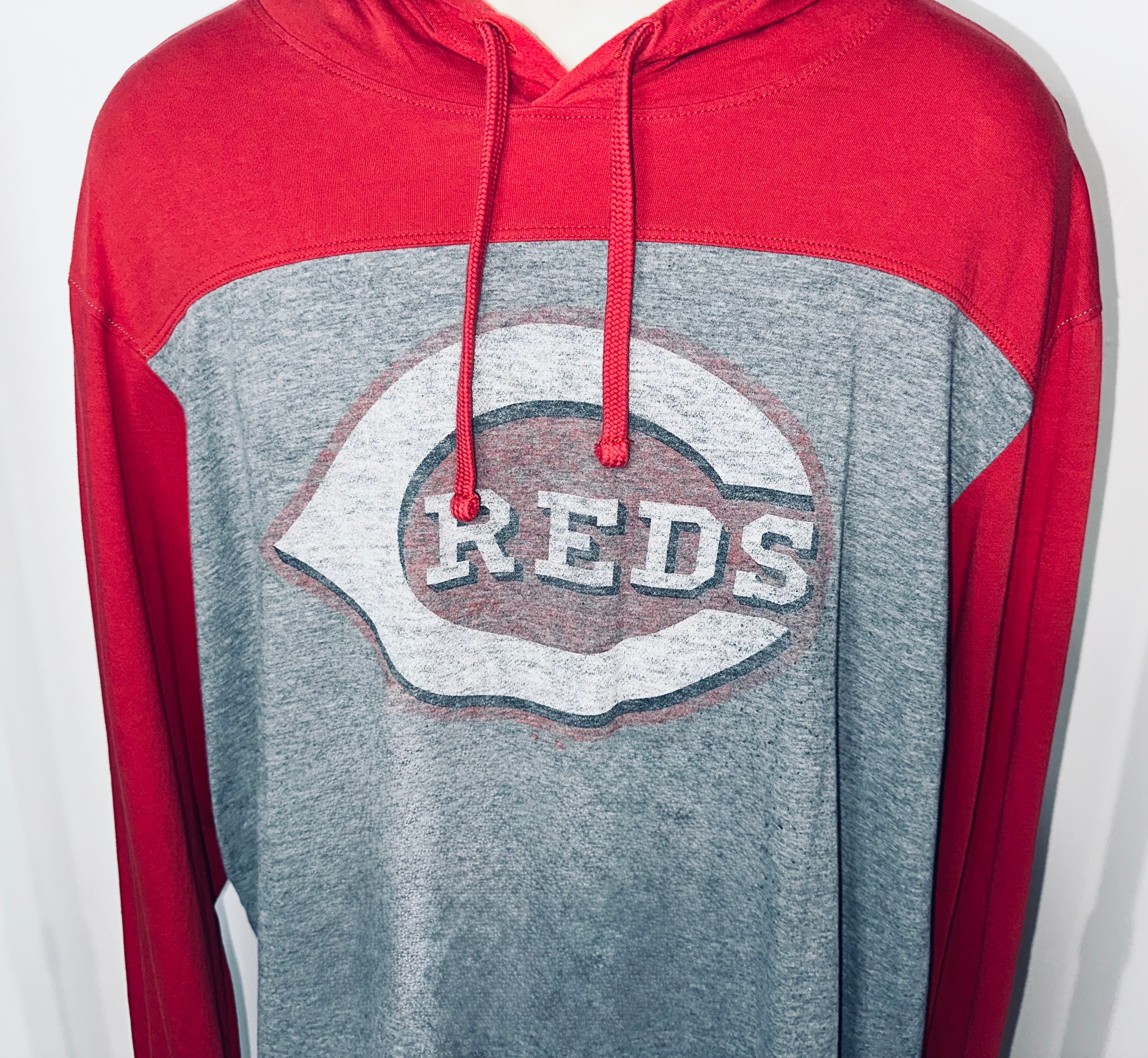 Cincinnati Reds Hooded Long Sleeve Tee