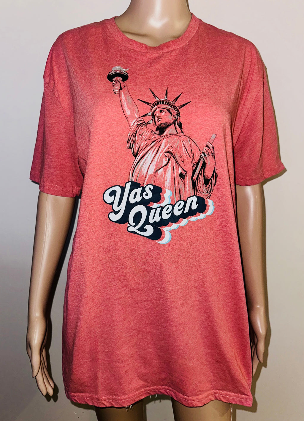 Statue of Liberty “Yas Queen” Tee, Sz  XL