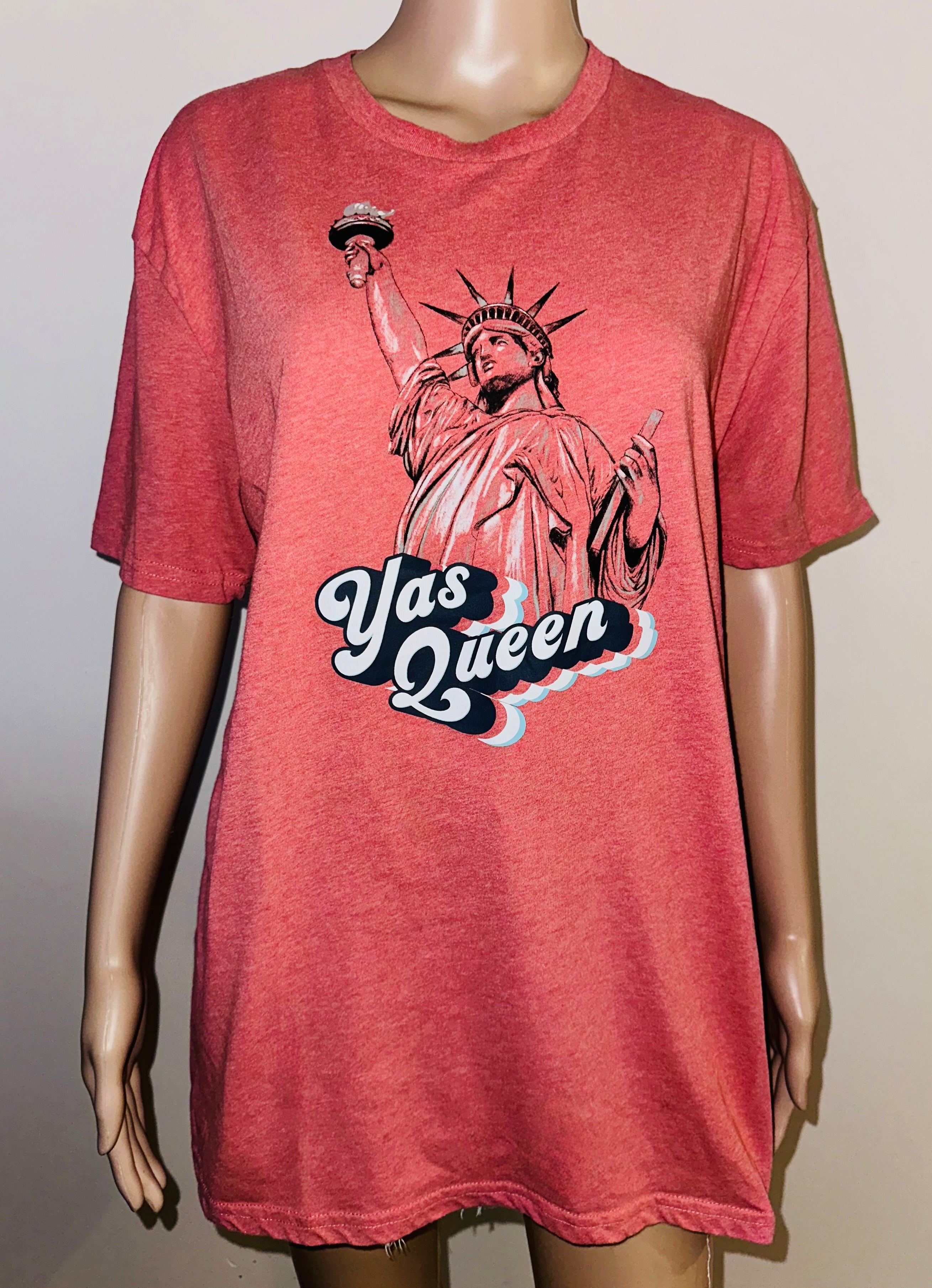 Statue of Liberty “Yas Queen” Tee, Sz  XL