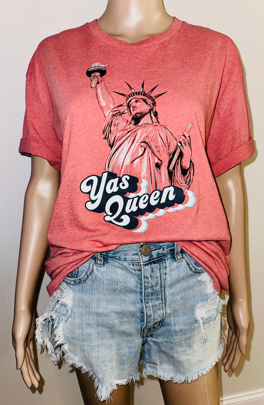 Statue of Liberty “Yas Queen” Tee, Sz  XL