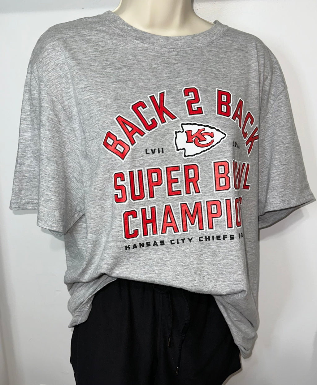 Kansas City Chiefs “Super Bowl Champs” Tee (NWT)