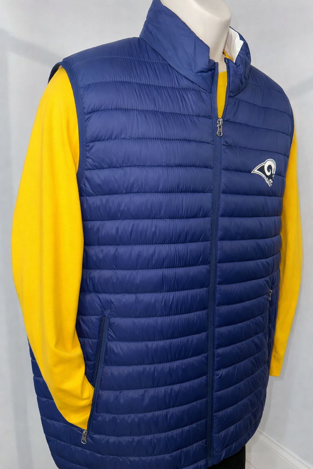 Los Angelas Rams Full Zip Puffer Vest, Sz XXL