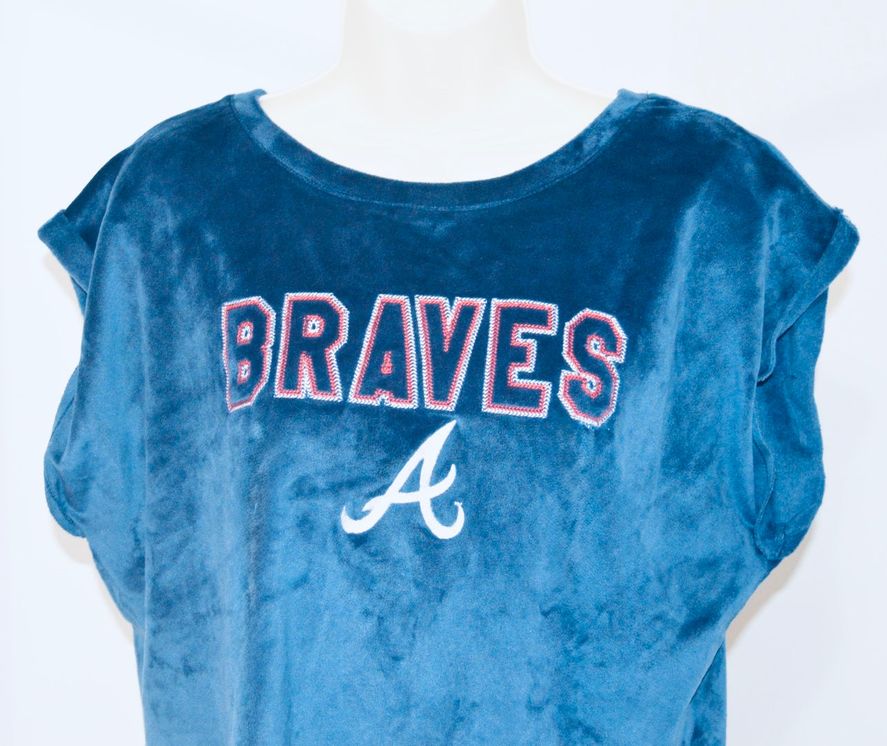 Atlanta Braves Velvet Cropped Braves Shirt (RARE)