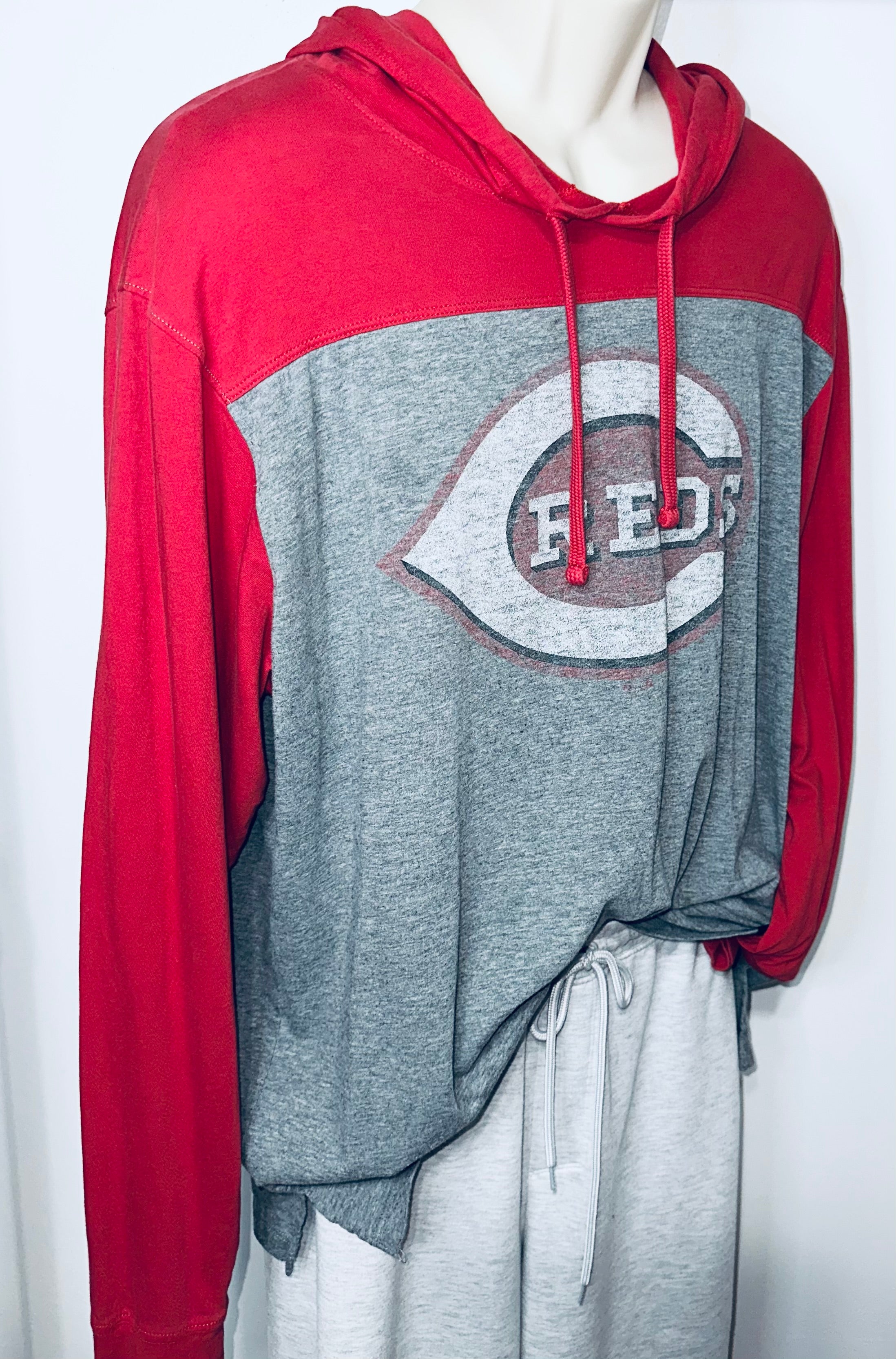Cincinnati Reds Hooded Long Sleeve Tee