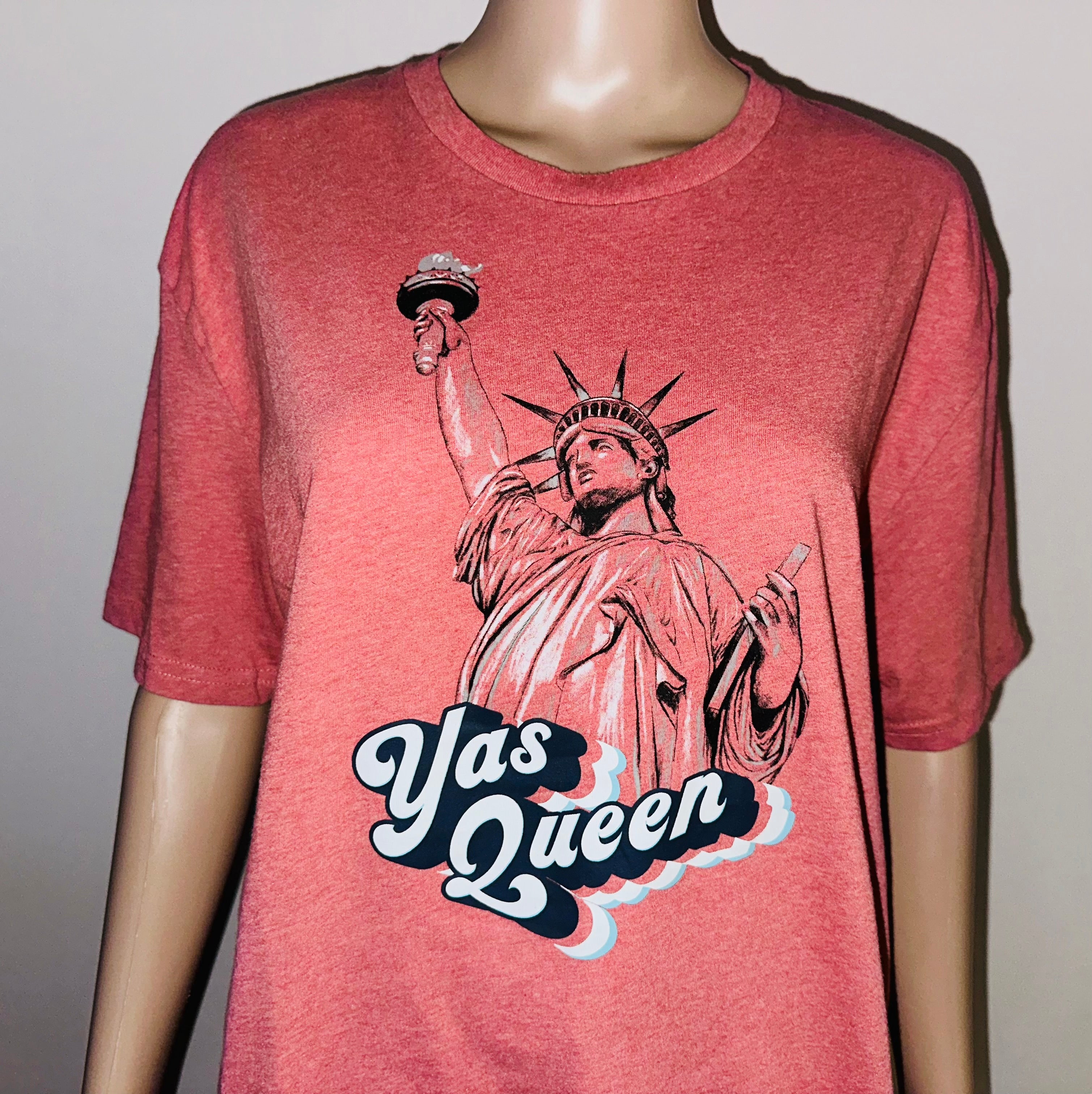 Statue of Liberty “Yas Queen” Tee, Sz  XL